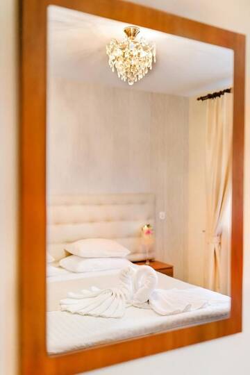 Фото номера Двухместный номер Делюкс с 1 кроватью Отель Hotel Galicja г. Ulanów 2