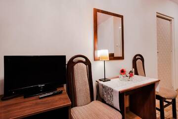 Фото номера Одноместный номер с балконом Отель Hotel Galicja г. Ulanów 3